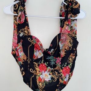 Prettylittlething floral top